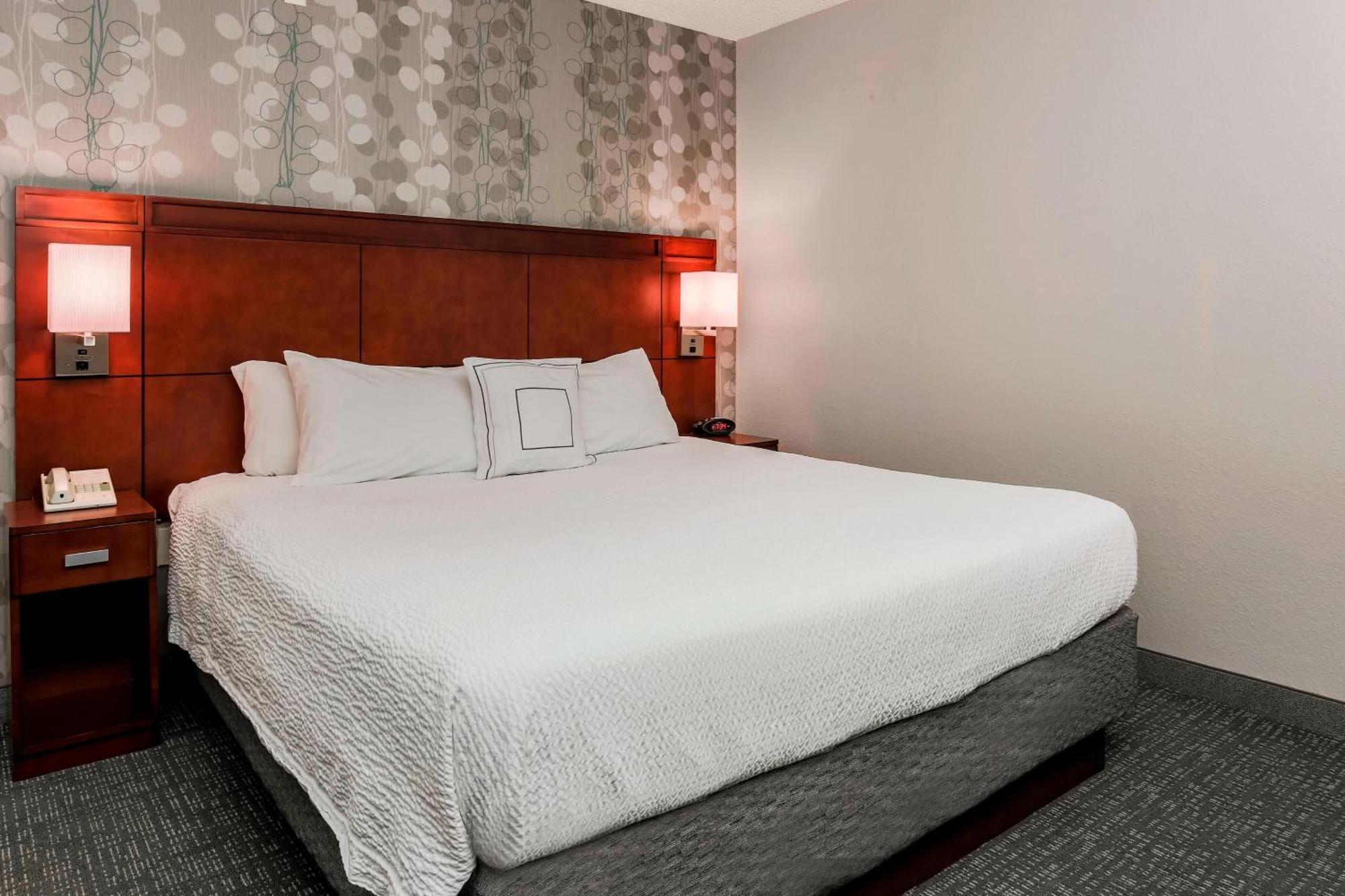 Courtyard By Marriott Orlando Lake Mary North Heathrow Exterior photo
