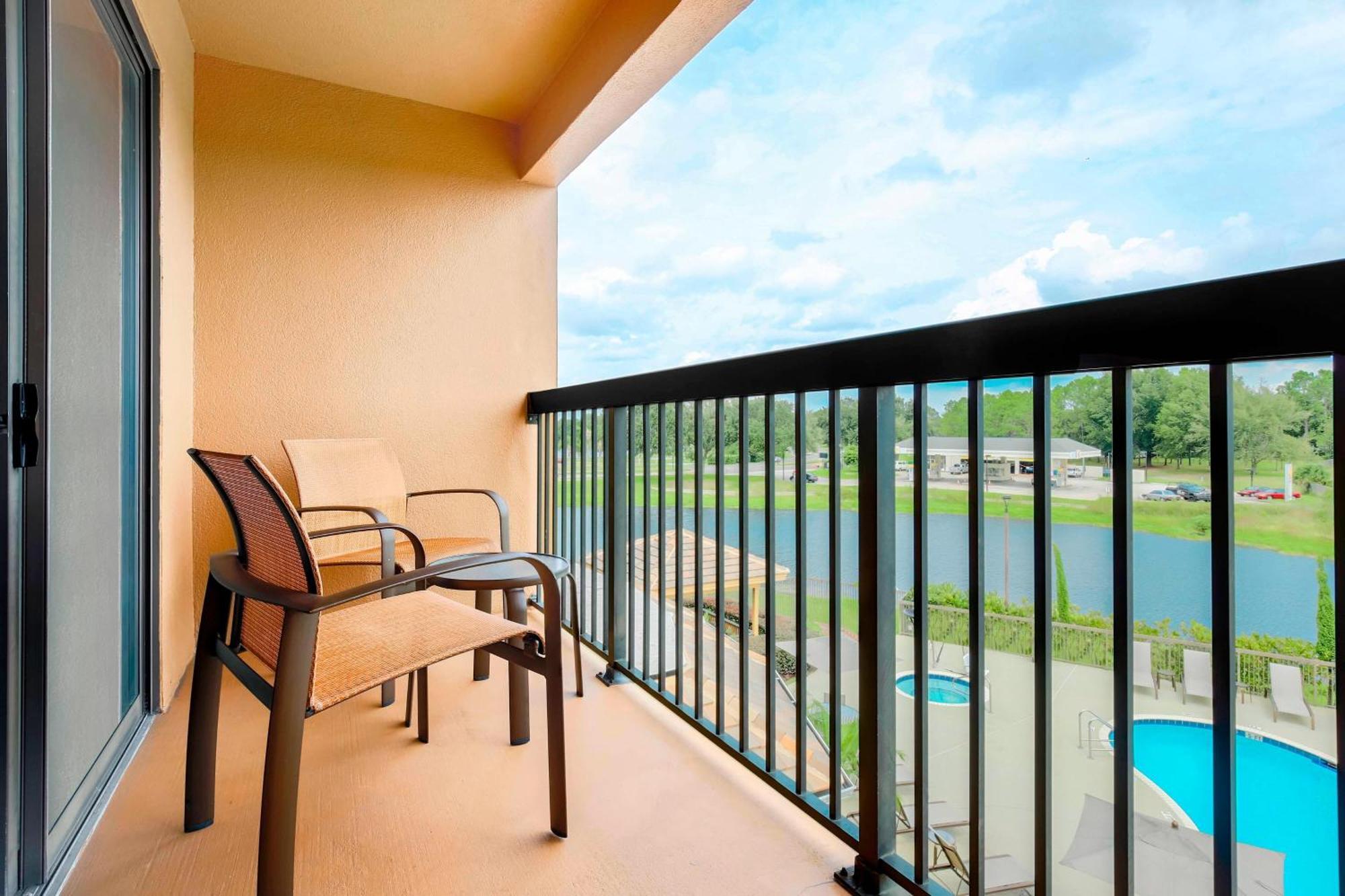 Courtyard By Marriott Orlando Lake Mary North Heathrow Exterior photo